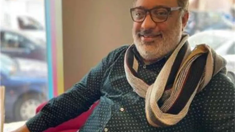 عبدالرحيم كمال- يطالب بمنع دخول هواتف المحمول لـ مكة المكرمة والمدينة المنورة - تعرف على السبب