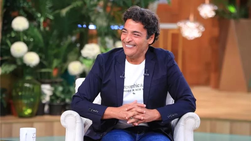 حميد الشاعري: محمد منير أول صديق ليا في مصر.. فيديو