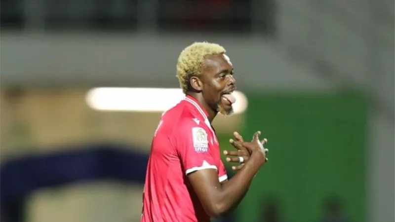 مفاجأة .. الاهلى المصرى والطائى السعودى يتنافسان على هذا اللاعب