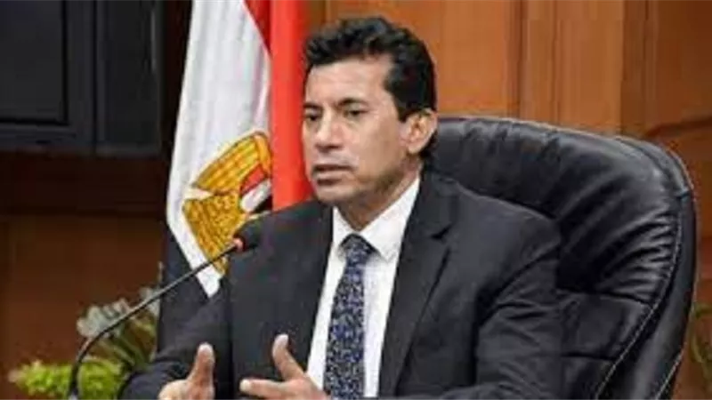 وزير الرياضة يهنىء 