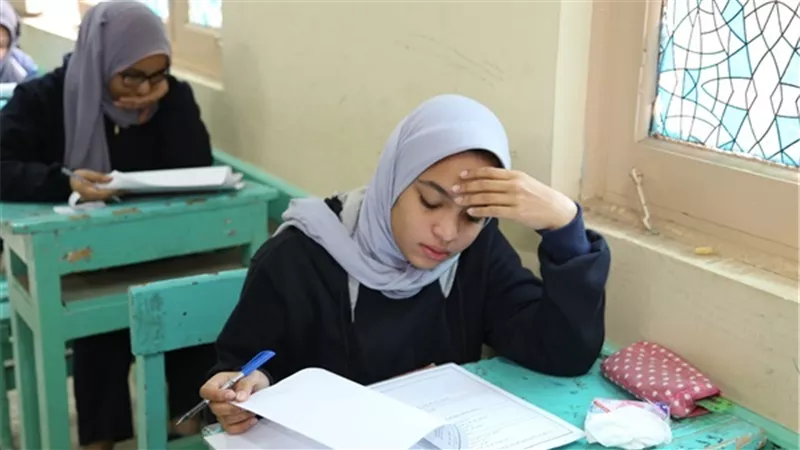 في جروب الغش بالتليجرام.. تصوير الاسئلة من سيارة ملاكي