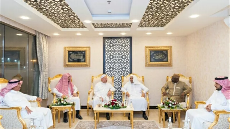 العيسى يستقبل عددا من كبار العلماء والمفتين والقيادات الدينية في العالم الإسلامي لبحث سبل التعاون المشترك.. صور