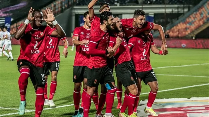 سواريش يطالب الأهلى بإلغاء عقوبة اللاعبين .. وإصرار من عبدالحفيظ