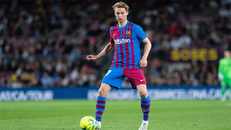 برشلونة يتوصل لاتفاق مع مانشستر يونايتد بشأن انتقال دي يونج