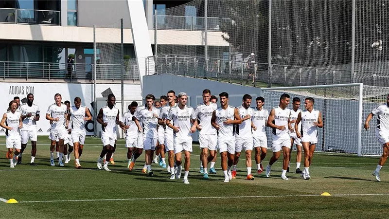 ثنائى ريال مدريد الجديد يشاركان لأول مرة فى تدريبات الفريق .. صور