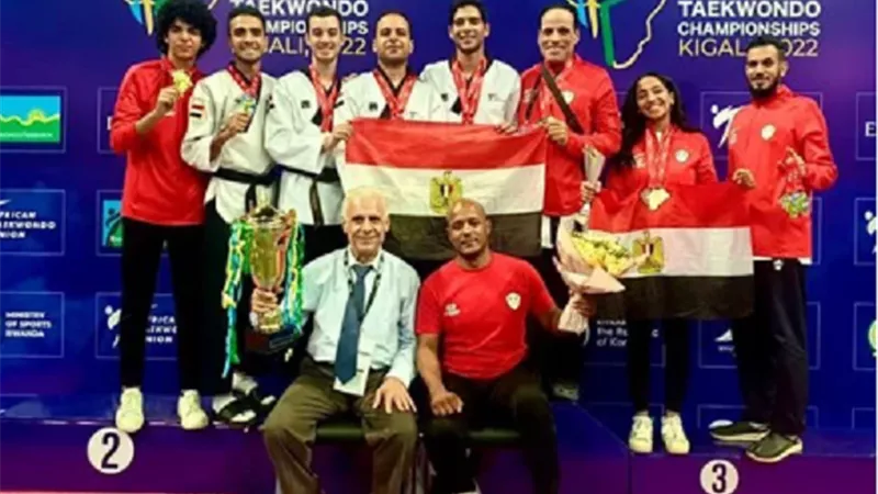 أشرف صبحى يهنئ منتخب مصر على تتويجه بكأس إفريقيا للبومزا 