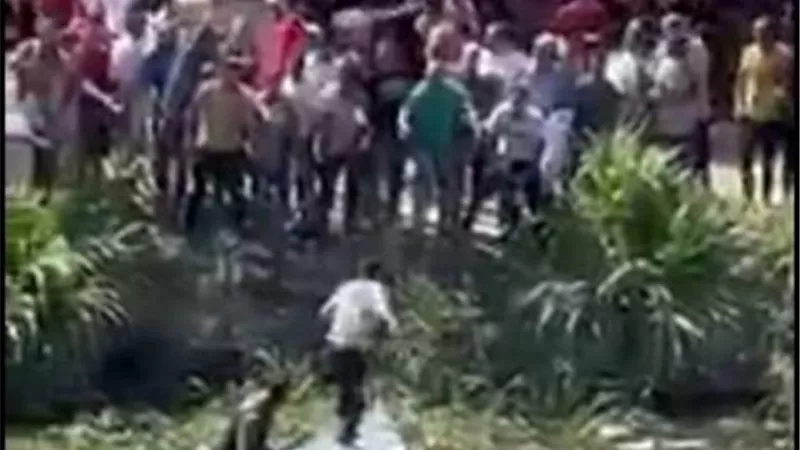 بالفيديو .. إنتشال جثة شاب لقى مصرعه غرقًا في بنها