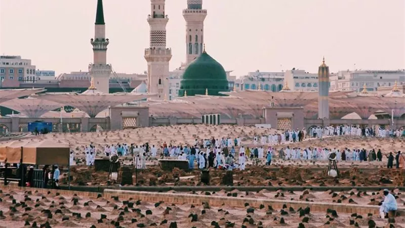 زيارة أهل البقيع بعد الانتهاء من أداء مناسك الحج..ما حكمه؟