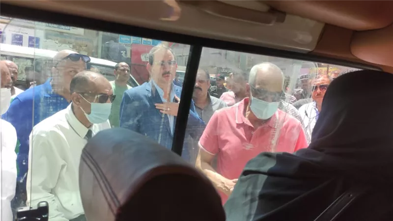 محافظ الجيزة يتفقد موقف المنيب للأقاليم والمحافظات