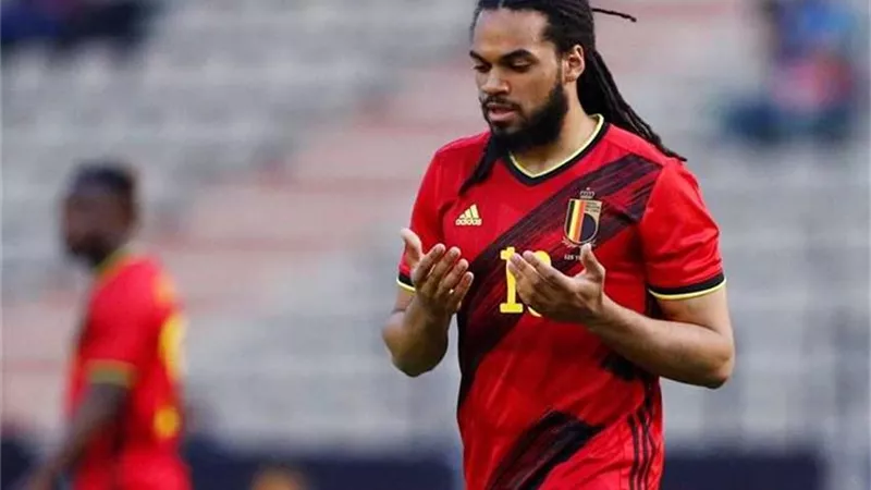 النصر السعودى يحسم ثالث صفقاته الصيفية بمكالمة من مدربه