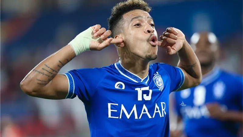 بيريرا البرازيلى يتمرد من أجل الرحيل عن الهلال السعودى