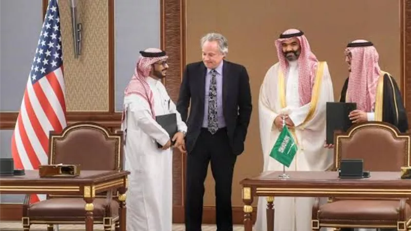 السعودية وأمريكا يوقعان 18 اتفاقية فى مجالات الفضاء والاستثمار والطاقة