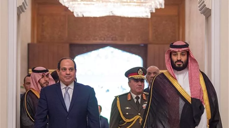 ولي العهد السعودي يستقبل الرئيس السيسى للمشاركة في «قمة جدة»