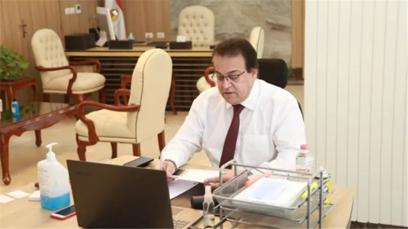 وزير التعليم العالي يستعرض تقريرًا حول استعداد جامعة مصر التكنولوجية الدولية للعام الدراسي الجديد