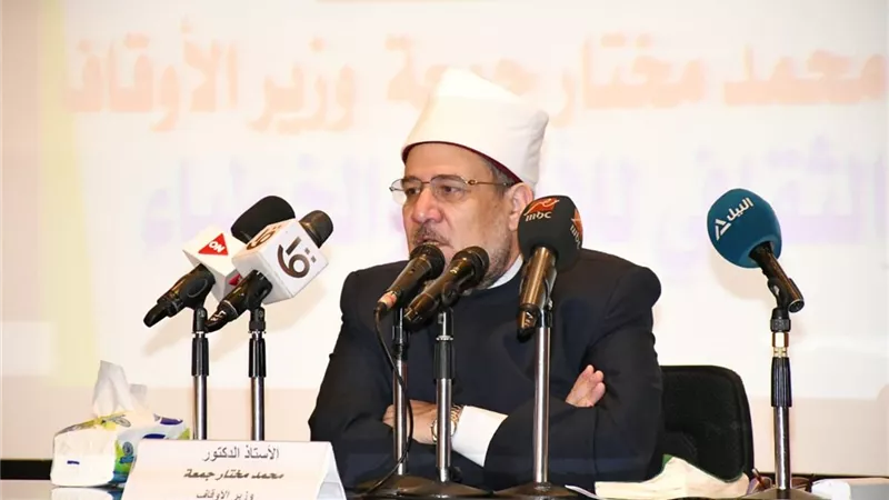 وزير الأوقاف يفتتح الدورة العلمية المتقدمة لـ ١٨عالمًا من كبار علماء الهند