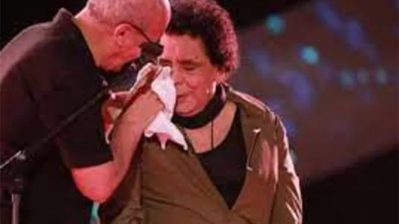 السبب الحقيقى لـ بكاء محمد منير على المسرح