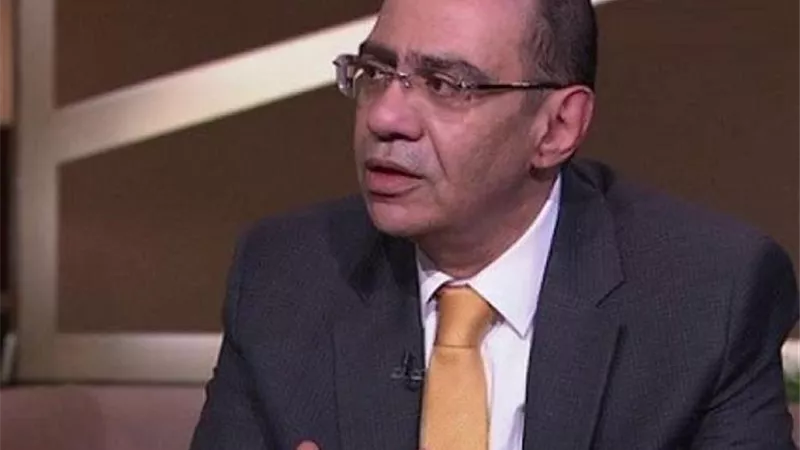 الدكتور حسام حسني