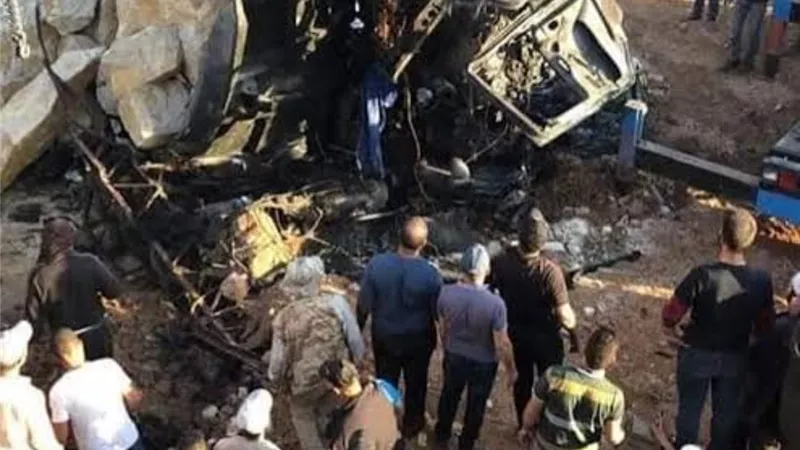لبنان .. مصرع 8 أشخاص في حادث تصادم سيارتين