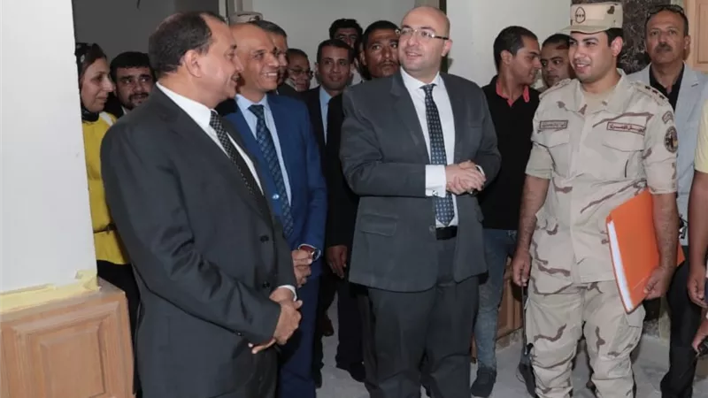 محافظ بني سويف ورئيس الجامعة يتفقدان مشروع الجامعة الأهلية