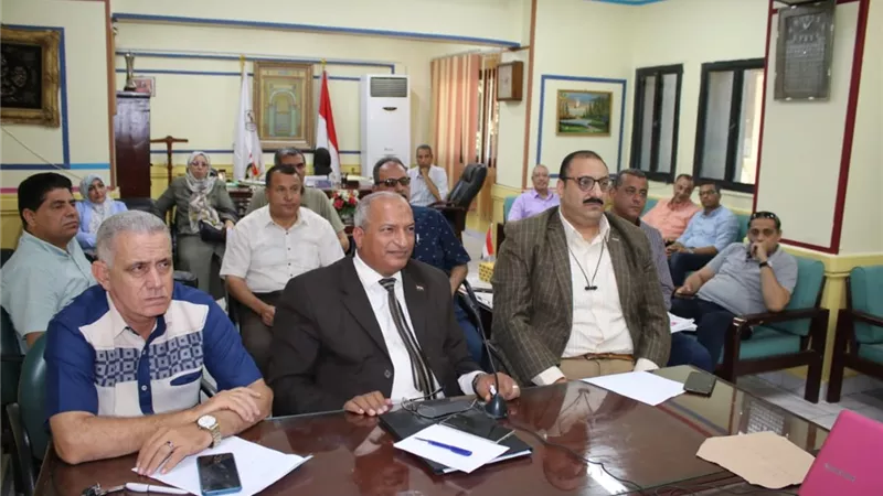 وكيل وزارة التعليم ببني سويف يطمئن على امتحانات الدور الثاني