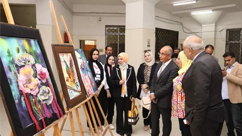 رئيس جامعة الزقازيق يشهد فعاليات المؤتمر الطلابي الأول لكلية الحاسبات والمعلومات
