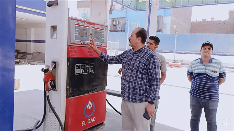 محافظ أسيوط: متابعات مستمرة من قيادات المحافظة ورؤساء المراكز لمواقف السيارات ومحطات الوقود
