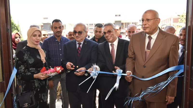 رئيس جامعة أسيوط يفتتح قاعات دراسية وتدريبية بكلية التجارة..صور