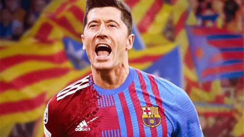 أول تعليق لـ ليفاندوفسكي بعد انضمامه لمعسكر برشلونة