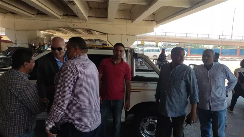 محافظ أسيوط يوجه باستمرار متابعة المواقف للتأكد من الإلتزام بالتعريفة الجديدة