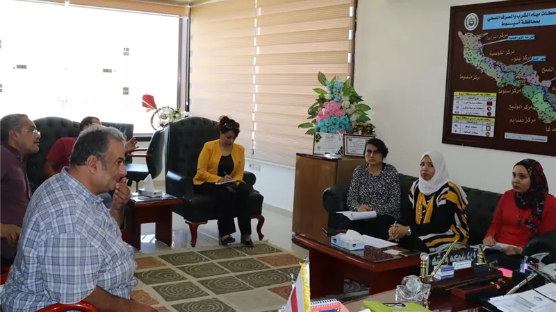 مياه أسيوط تتابع تطورات أعمال المد والتدعيم ميدانياً تأكيدا على وصول الخدمات لكافة المواطنين