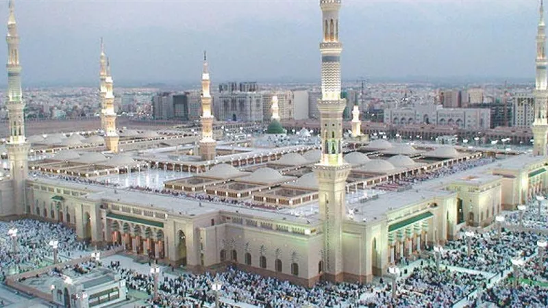 السعودية: وصول أكثر من 110 آلاف حاج إلى المدينة المنورة