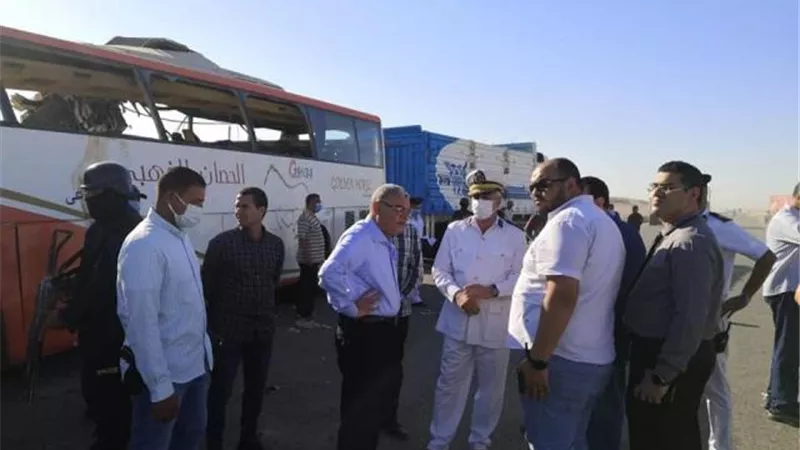 مصرع 23 شخصا واصابة 32 فى تصادم بطريق الصعيد بملوى