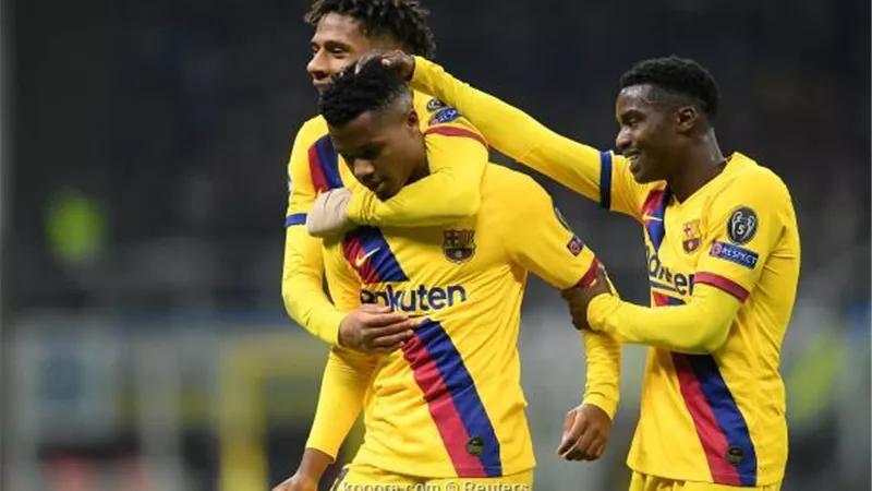 برشلونة يعير مدافعه إلى الدوري الكرواتي