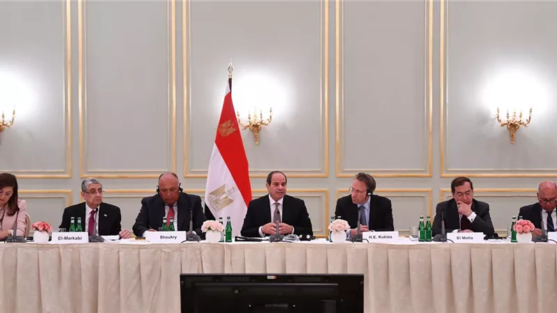 الرئيس السيسى يؤكد لا سبيل لتسوية الأزمات إلا بالحلول السياسية