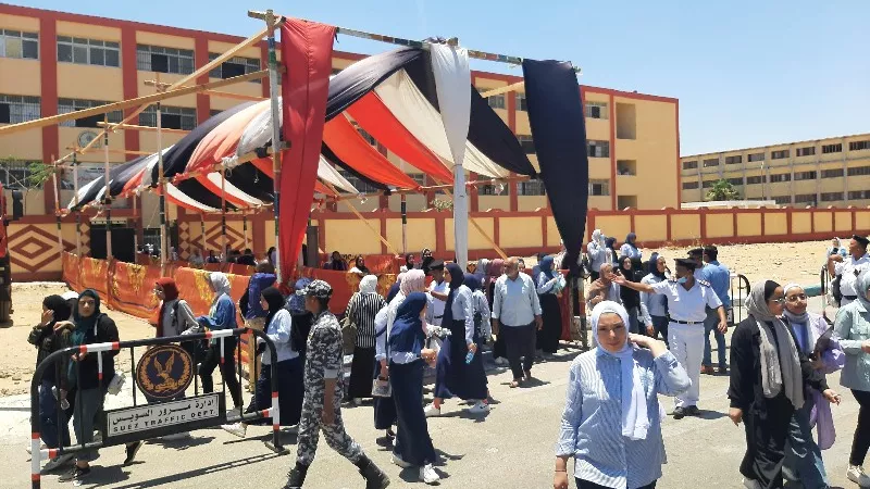 طلاب السويس اختلفوا حول امتحان التفاضل : صعب لكن أسهل من الديناميكا