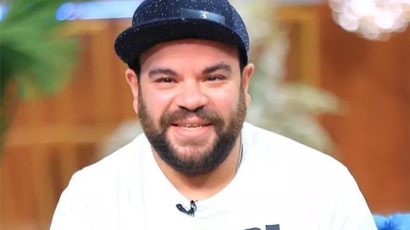 محمد عبد الرحمن يرد على شائعة فقدان صوته