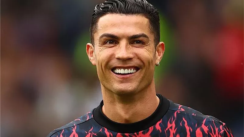 مفاجأة.. رونالدو يقترب من مزاملة محمد الننى فى الموسم الجديد