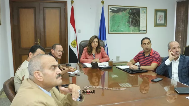 محافظ دمياط تناقش المخطط النهائى لمشروع تطوير عواصم المدن برأس البر