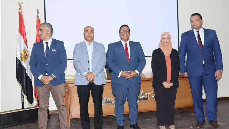 معهد إعداد القادة يحاكى المجلس الوطنى للتغيرات المناخية