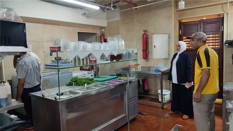 حملات مكبرة للرقابة علي الأسواق وإزالة الاشغالات بأحياء الإسكندرية