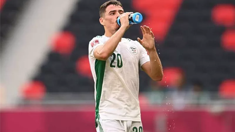 أنجيه الفرنسى يعلن ضم نجم المنتخب الجزائرى والترجى التونسى