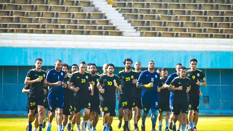 تدريبات شاقة ومتنوعة لحراس السكة الحديد في مران اليوم