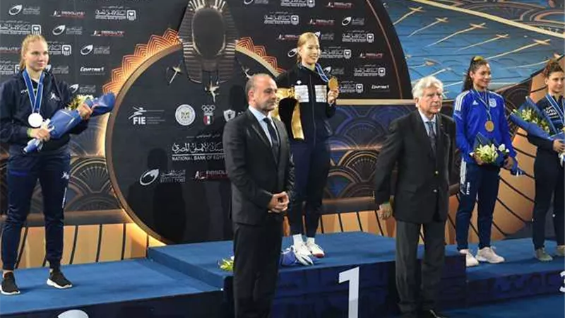 اليابانية ميساكي إيمورا تحصد ذهبية سلاح السيف ببطولة العالم