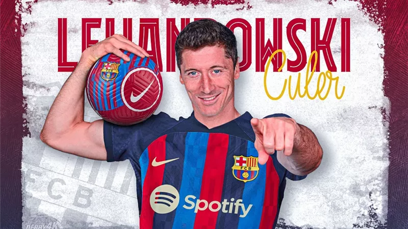 جمهور برشلونة محروم من شراء قمصان ليفاندوفسكى لسبب غريب