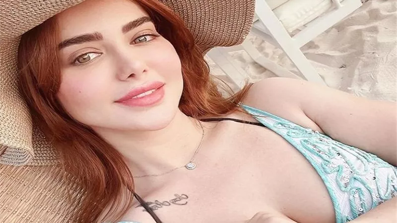 بقبعة أنيقة.. إطلالة صيفية جذابة لـ رانيا ملاح