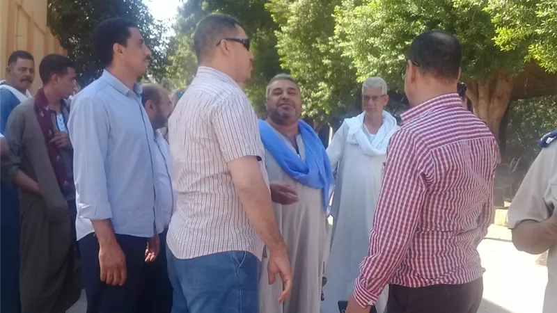 محافظ أسيوط يوجه قيادات المحافظة ورؤساء المراكز بتفقد مواقف السيارات
