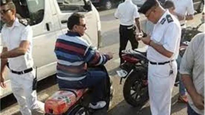 بسبب الخوذة.. ضبط 1273 مخالفة لقائدي الدراجات النارية