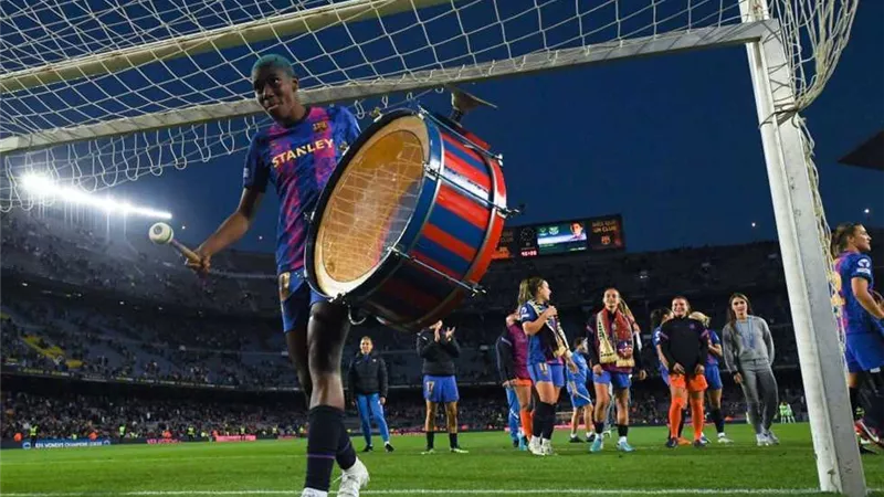 حفل جوائز الكاف .. أشوالا نجمة برشلونة الأفضل فى إفريقيا 2022