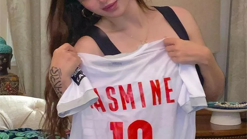 بتشيرت الفريق.. ياسمين الخطيب تحتفل بفوز الزمالك على الأهلى
