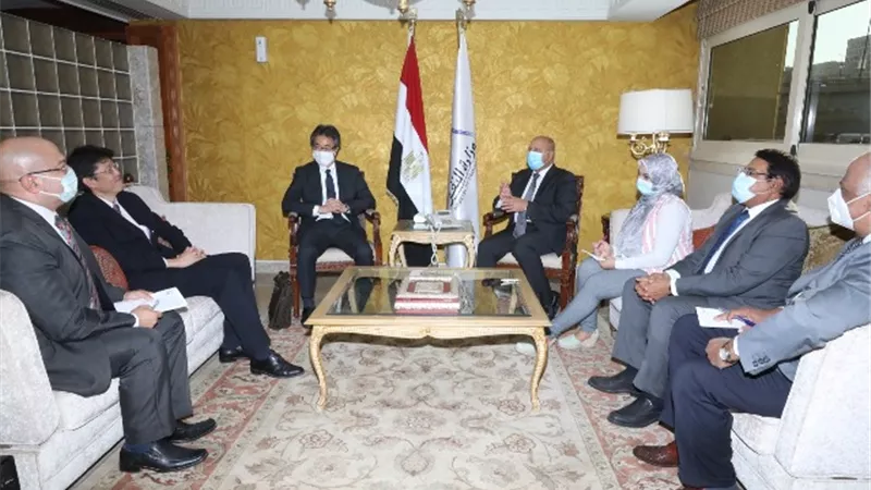 وزير النقل يلتقي نائب رئيس (جايكا) اليابانية لبحث التعاون في مجال مترو الأنفاق